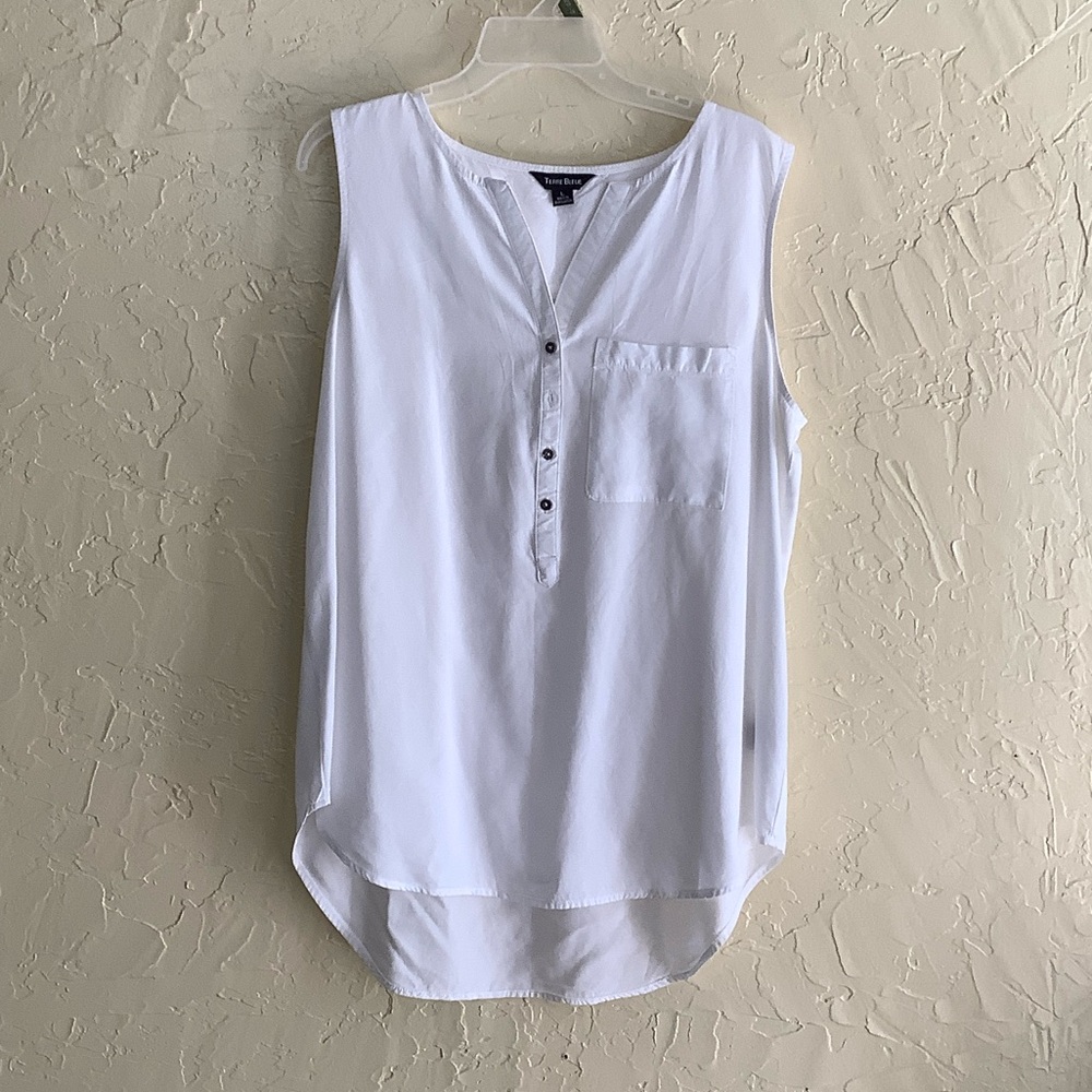 Elegant White Sleeveless Tank Top